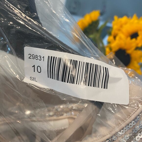 NWT La Femme 29831SC Sequined Prom Dress Silver Size 10 - Picture 7 of 8